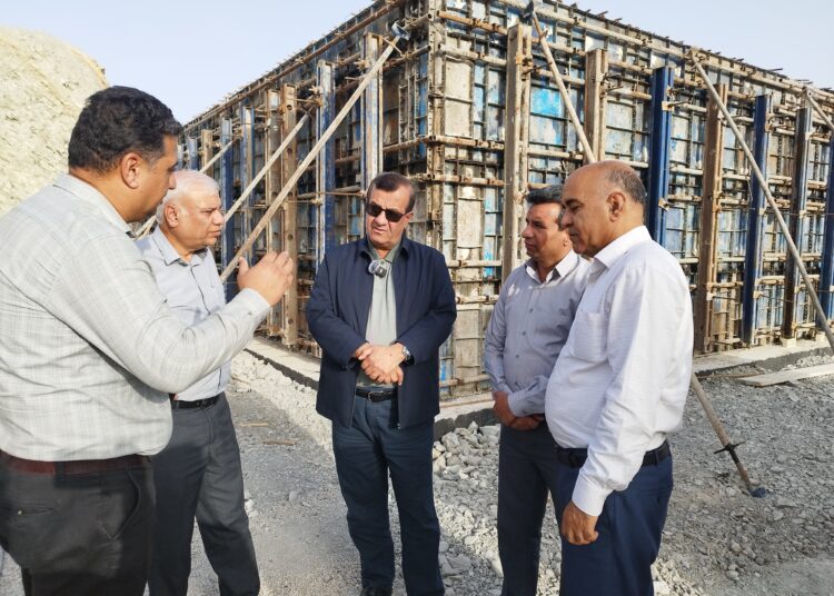 پیشرفت ۸۰ درصدی پروژه بزرگ آبشیرین‌کن بندرچارک