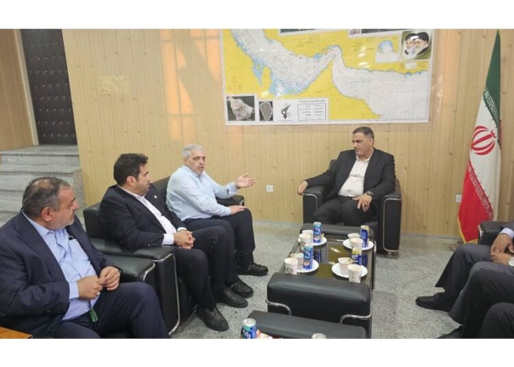 پیشنهاد تبدیل ساختمان مرجع دریایی بندرلنگه به «نماد ایستادگی و جنایات جنگی»/ نوسازی بنادر غرب هرمزگان با روشهای نوین انجام میشود