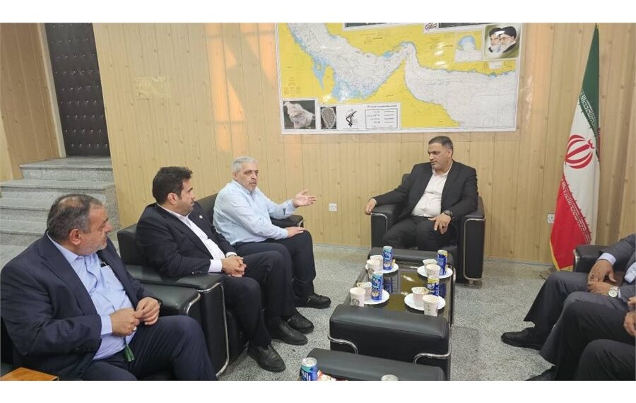 پیشنهاد تبدیل ساختمان مرجع دریایی بندرلنگه به «نماد ایستادگی و جنایات جنگی»/ نوسازی بنادر غرب هرمزگان با روشهای نوین انجام میشود