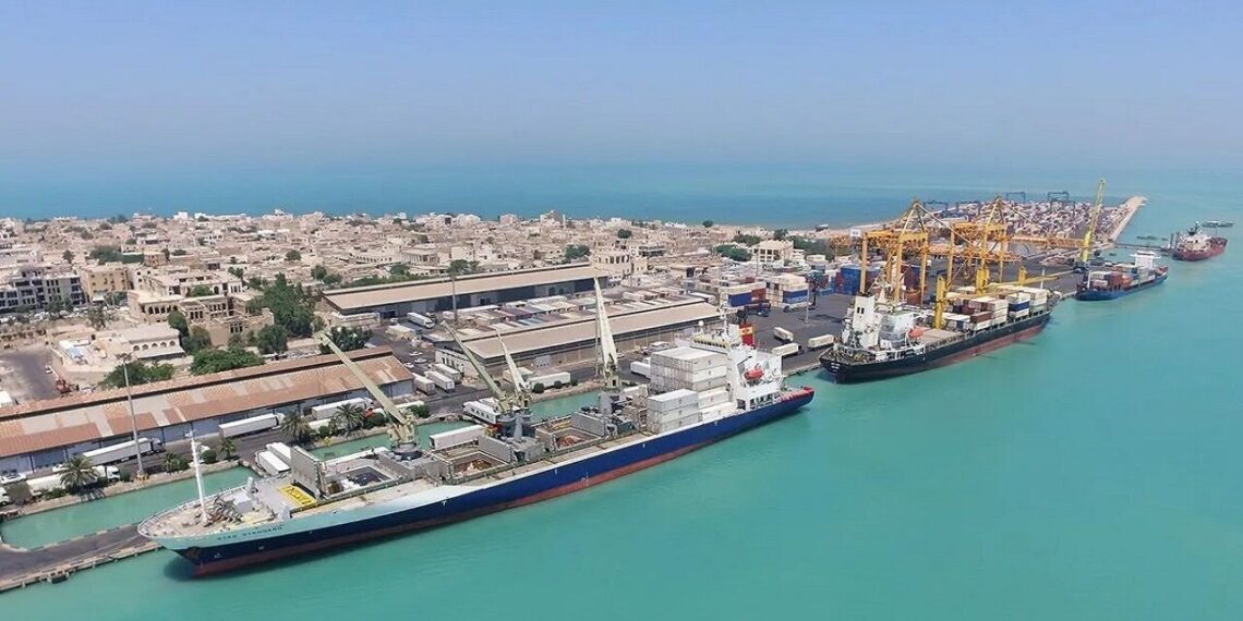 معاون وزیر اقتصاد در بوشهر: تفویض اختیار دولت به استان‌ها ادامه می‌یابد