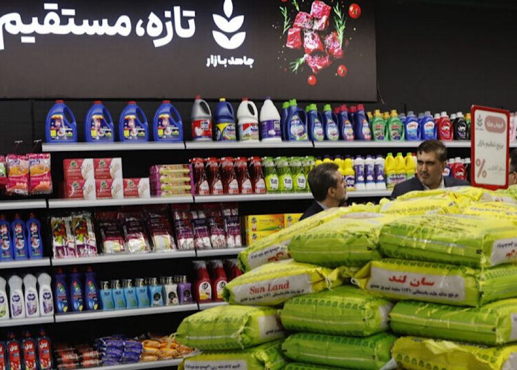واردات ۱.۶ میلیون تُن کالای اساسی از مناطق آزاد از ابتدای جنگ تاکنون