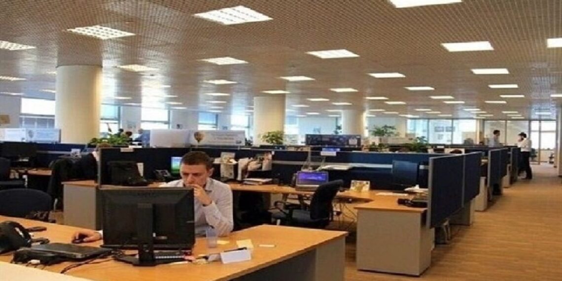کاهش ظرفیت کارکنان ادارات بندر ماهشهر به ۳۰ درصد