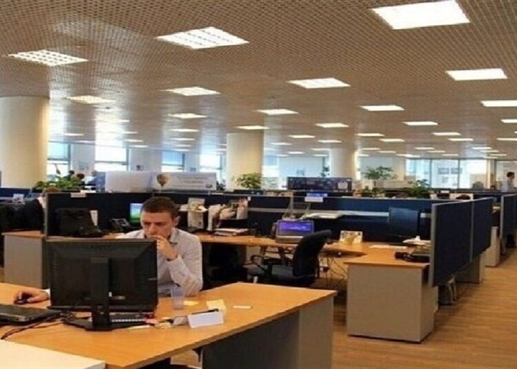 کاهش ظرفیت کارکنان ادارات بندر ماهشهر به ۳۰ درصد