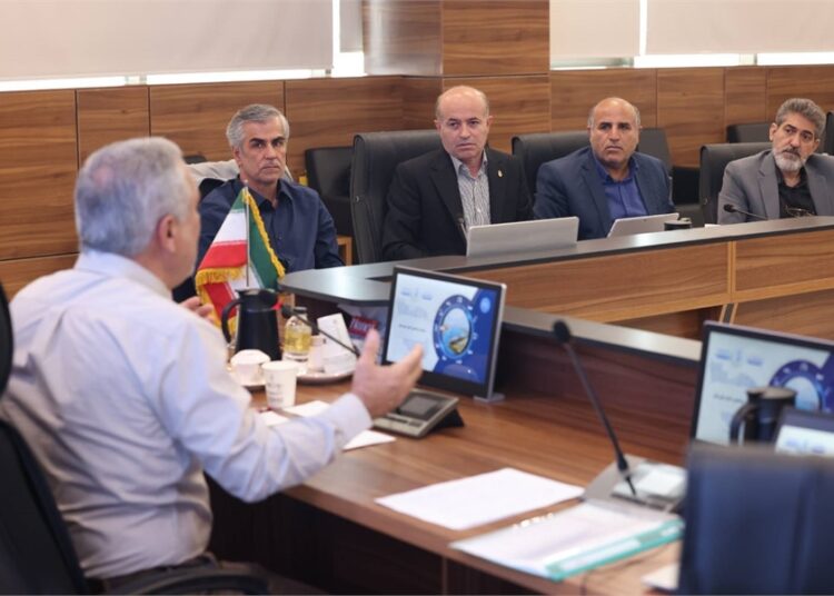 بررسی ظرفیتهای ساحلی و پیشرفت مطالعات ICZM در نشست توسعه اقتصاد دریامحور استان خوزستان