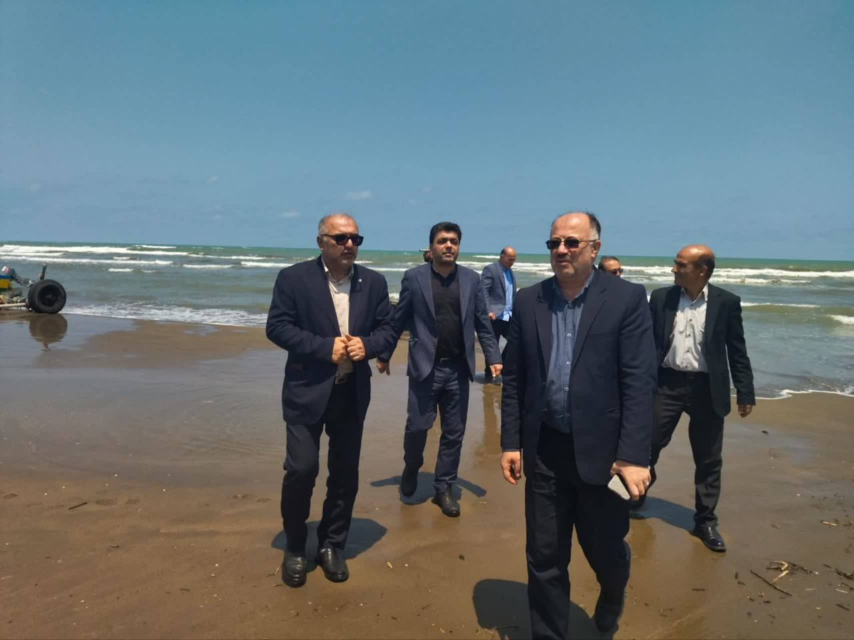 احیای نسل خاویار ایران؛ رهاسازی نخستین مولدین «میکروسزارین» شده در خزر
