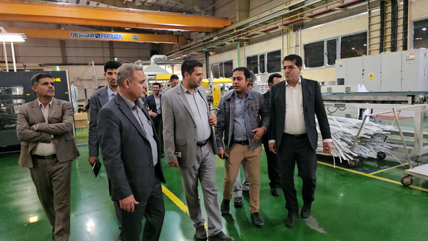 بندر خشک سیرجان نقش مهمی در حمایت از تولید دارد
