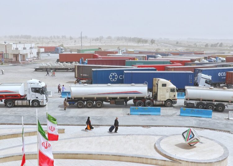 هم‌افزایی گمرک میلک و منطقه آزاد سیستان مسیر تجارت قانونی و تسهیل ترخیص کالا را هموار می‌کند