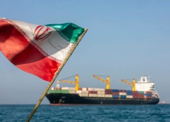 آغاز تدوین نظام‌نامه اخذ خدمات زیست‌محیطی در تنگه هرمز در سازمان حفاظت محیط زیست
