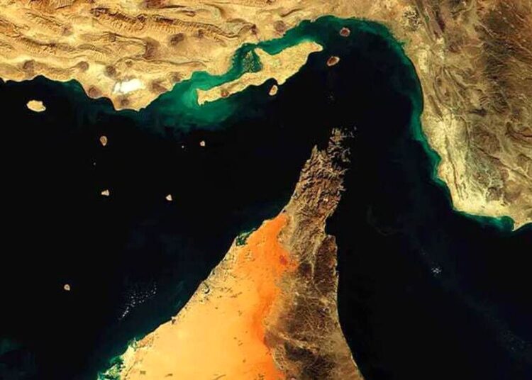 تنگه هرمز اهرم مشروع ایران است