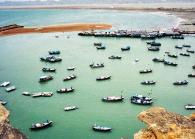 به دنبال بهسازی بندر ماهیگیری بریس در سواحل شرقی چابهار هستیم