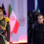 مدودف: ایران سلاحی قدرتمندتر از تنگه هرمز در اختیار دارد