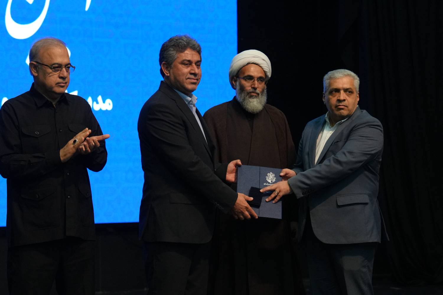  گزارش تصویری | تکریم حسین عباس‌نژاد و معارفه حمیدرضا محمدحسینی تختی سرپرست اداره کل بنادر و دریانوردی هرمزگان