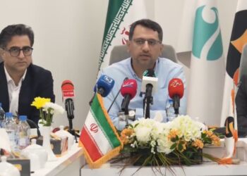 گزارش مدیر سازمان آزاد کیش از توسعه منطقه ای و حمایت از سرمایه گذاران جزیره