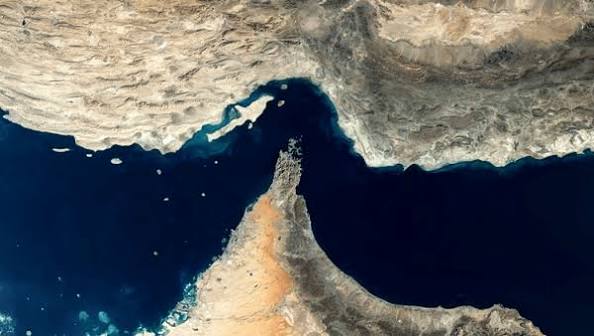 تنگه هرمز؛ تاکید تهران بر حفظ حقوق حاکمیتی و ادامه رایزنی با عمان