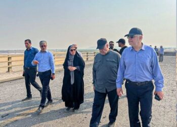 بازدید وزیر راه و شهرسازی از پل‌های گچین و روند بازسازی محور بندرعباس-بندر خمیر