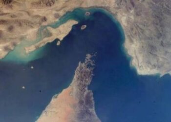 عراقچی: مسیر موقت جدید تردد در تنگه هرمز با عمان در حال تعیین است