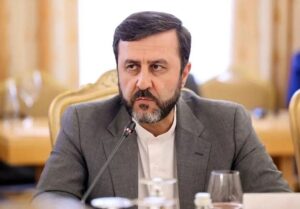 غریب آبادی: تنگه هرمز فقط با فرمان ایران بسته و باز می شود