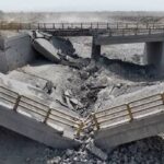 هرمزگان؛ بازسازی دو پل محور کهورستان به بندر خمیر در حال اجرا است