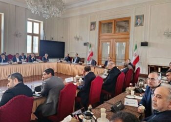 ایران؛ راهبرد اقتصادی عبور از محاصره دریایی در «جنگ سوم» بررسی شد