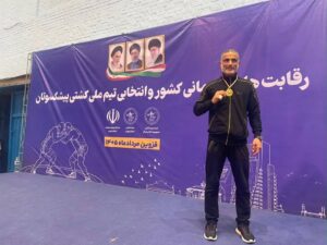 مسعود یگانه قهرمان کشتی فرنگی پیشکسوتان کشور شد