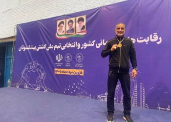 مسعود یگانه قهرمان کشتی فرنگی پیشکسوتان کشور شد