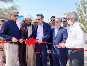 محمدرضا پاکروان پروژه های شهری بندر پل را در هفته دولت افتتاح کرد