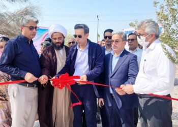 محمدرضا پاکروان پروژه های شهری بندر پل را در هفته دولت افتتاح کرد