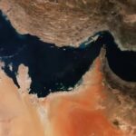 نفتکش در تنگه هرمز هدف پرتابه ناشناس قرار گرفت