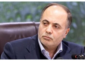وزیر جهاد کشاورزی از بزرگ ترین بندر صیادی کشور در بندرعباس بازدید کرد