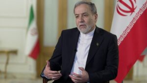 عراقچی: مسیر جدید دریایی تنگه هرمز محور نشست عمان است