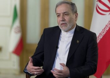 عراقچی: مسیر جدید دریایی تنگه هرمز محور نشست عمان است