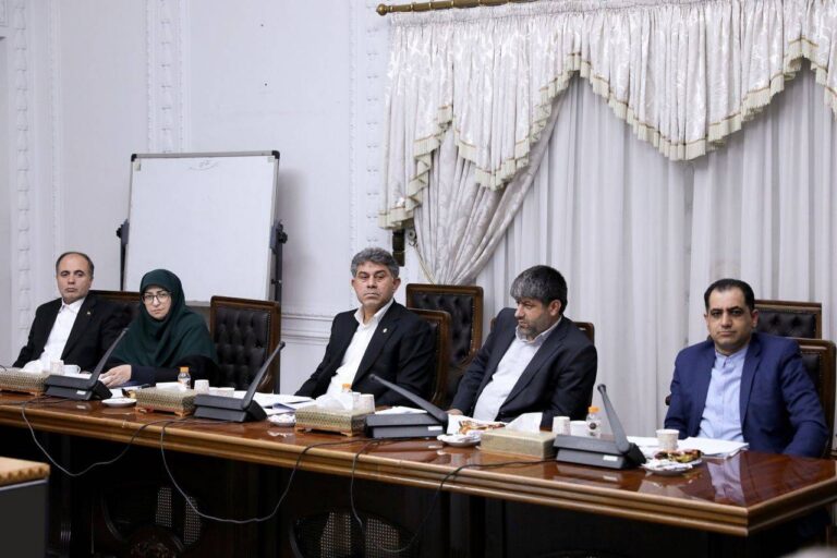 شورای عالی صنایع دریایی کشور به ریاست رئیس جمهور پزشکیان برگزار شد