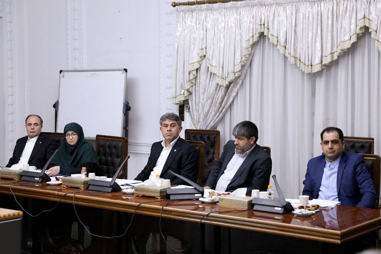 شورای عالی صنایع دریایی کشور به ریاست رئیس جمهور پزشکیان برگزار شد